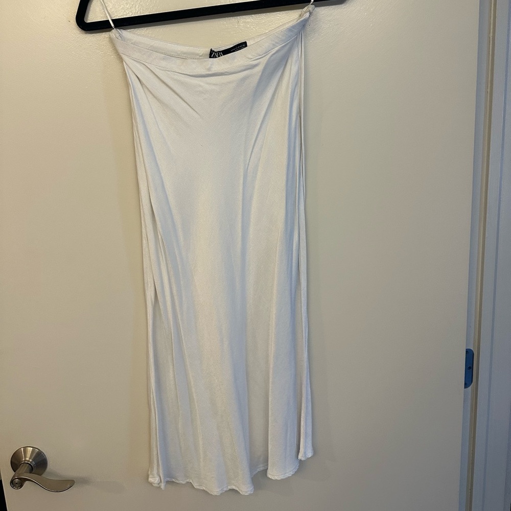 White midi skirt